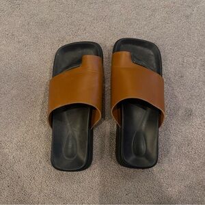 Alohas brown leather slip-on